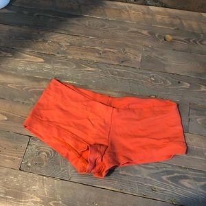 Elisabetta rogiani yoga shorts
